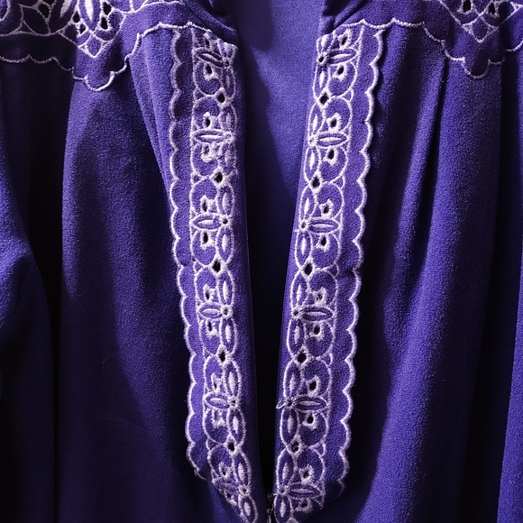 Vintage Vanity Fair Velour Sleepwear Medium Purple Floor Length Robe Kaftan - Picture 7 of 12